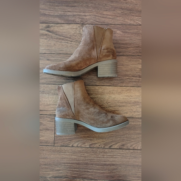 Forever 21 brown suede boots - Picture 1 of 2